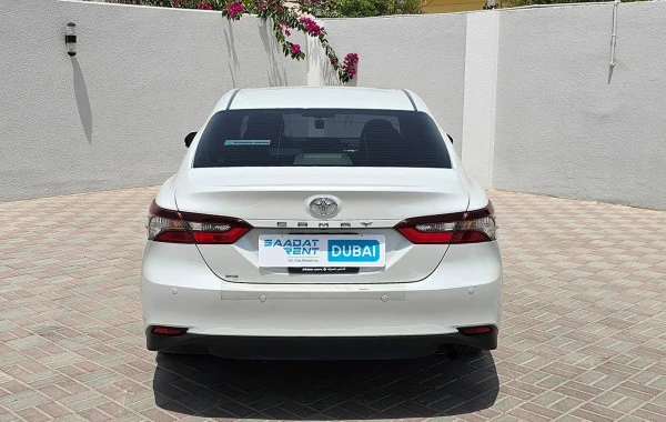  Blanc Toyota Camry Photo 3