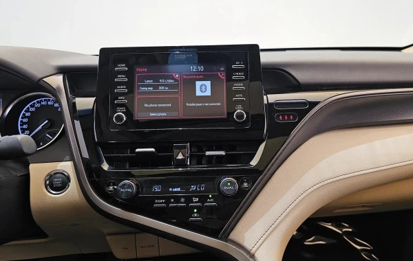  Blanc Toyota Camry Photo 4