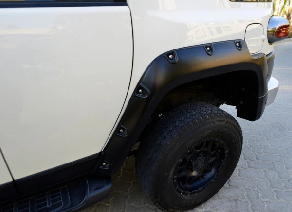  Bianca Toyota FJ Cruiser Photo 4