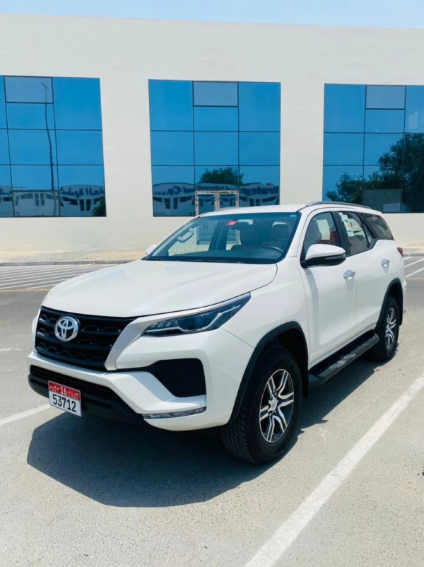  Blanc Toyota Fortuner Photo 8