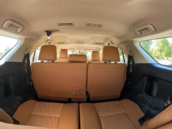  White Toyota Fortuner Photo 7