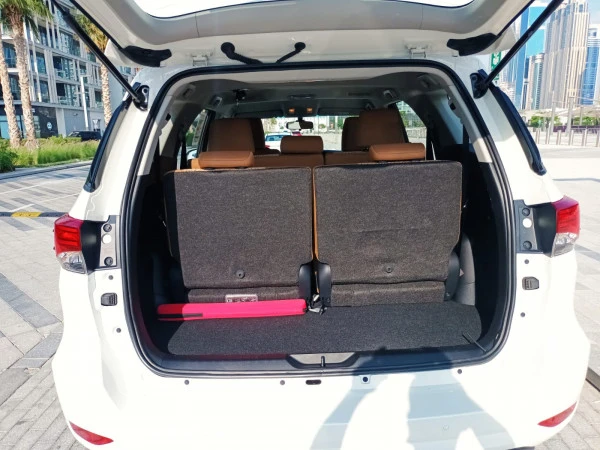 White Toyota Fortuner Photo 4