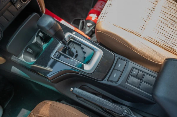  White Toyota Fortuner Photo 14