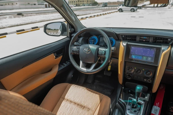  White Toyota Fortuner Photo 5