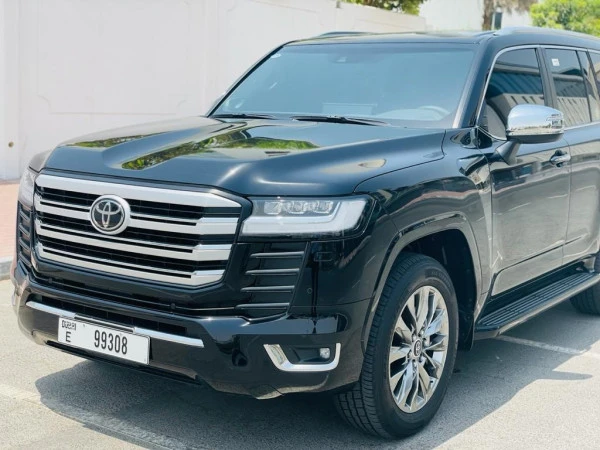  White Toyota Land Cruiser 300 Photo 6