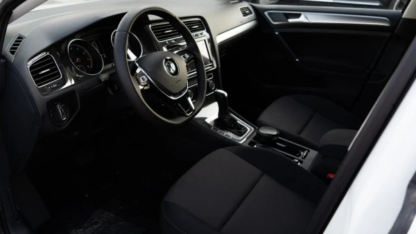  White Volkswagen Golf Photo 4