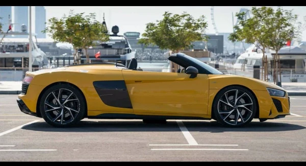  Yellow Audi R8 Spyder Photo 2