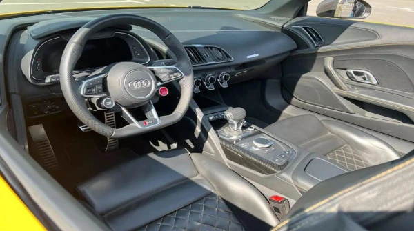  Yellow Audi R8 Spyder Photo 3