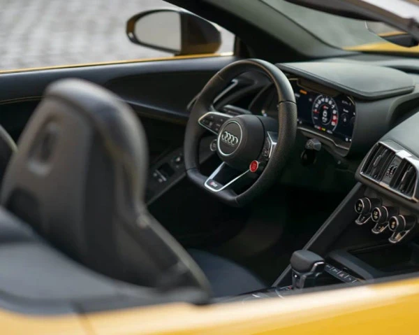  Yellow Audi R8 Spyder Photo 4