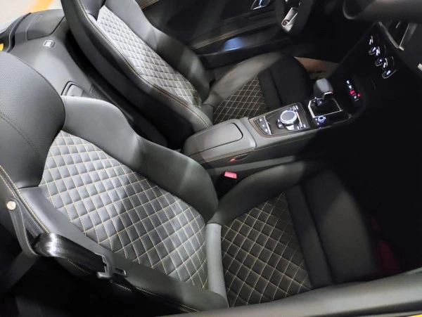  Желтый Audi R8- V10 SPYDER Photo 2