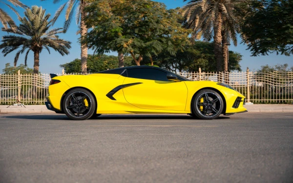  Jaune Chevrolet Corvette C8 Photo 2