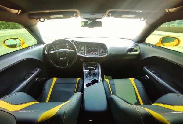  Jaune Dodge Challenger Photo 3