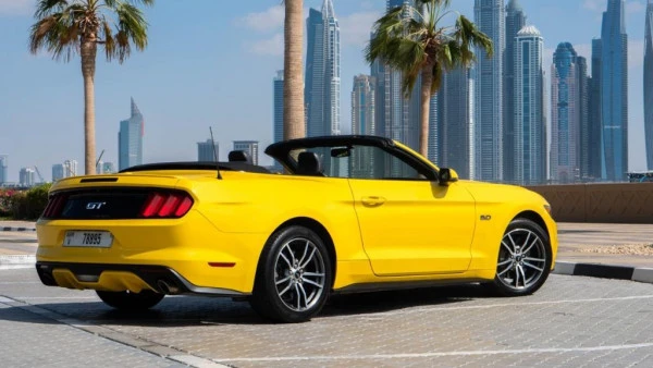  Yellow Ford Mustang GT convert. Photo 3