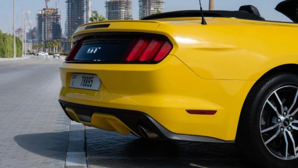  Yellow Ford Mustang GT convert. Photo 4