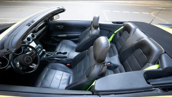  Gelb Ford Mustang Photo 2