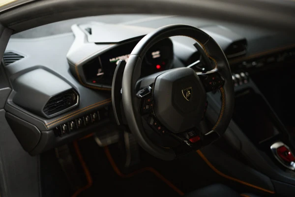  Yellow Lamborghini Evo coupe Photo 4