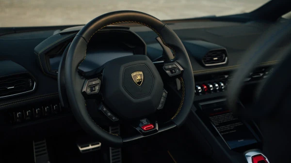  Yellow Lamborghini Evo Spyder Photo 3