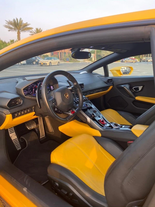  Yellow Lamborghini Huracan Photo 3