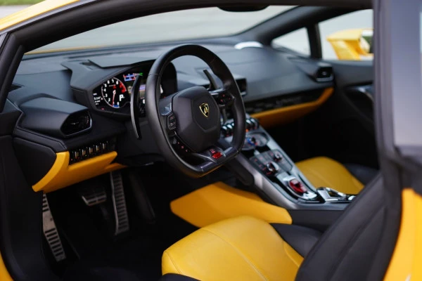 Yellow Lamborghini Huracan Photo 7