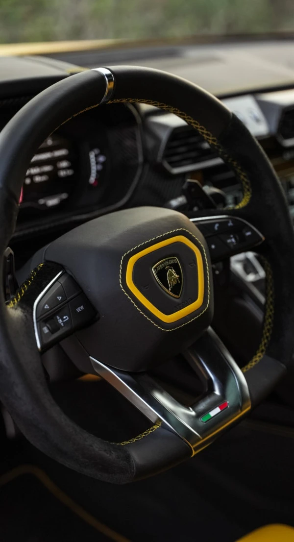  Giallo Lamborghini Urus Photo 3