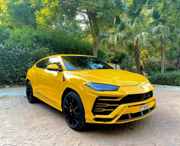  Yellow Lamborghini Urus Photo 5