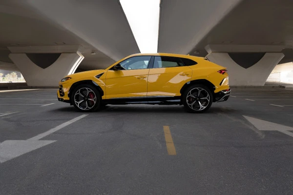  Yellow Lamborghini Urus Photo 2