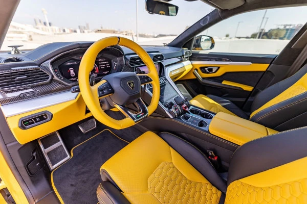  Yellow Lamborghini Urus Photo 4