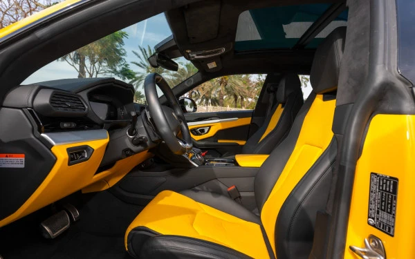  Jaune Lamborghini Urus Photo 8