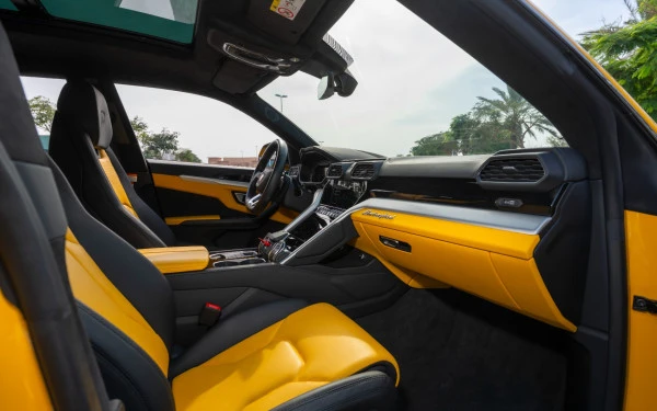  Jaune Lamborghini Urus Photo 11