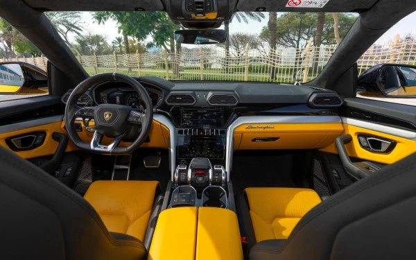  Jaune Lamborghini Urus Photo 23