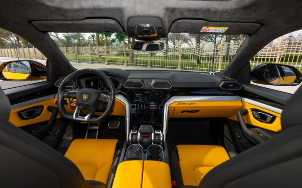  Jaune Lamborghini Urus Photo 24