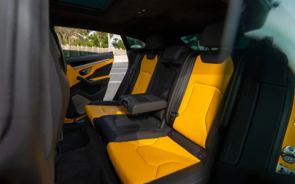  Jaune Lamborghini Urus Photo 28