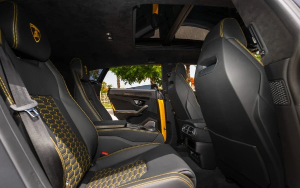  Giallo Lamborghini Urus Photo 14