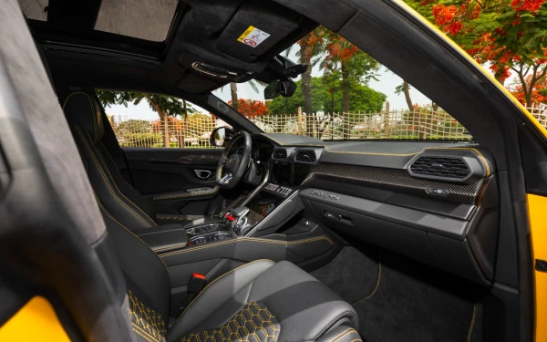  Giallo Lamborghini Urus Photo 16