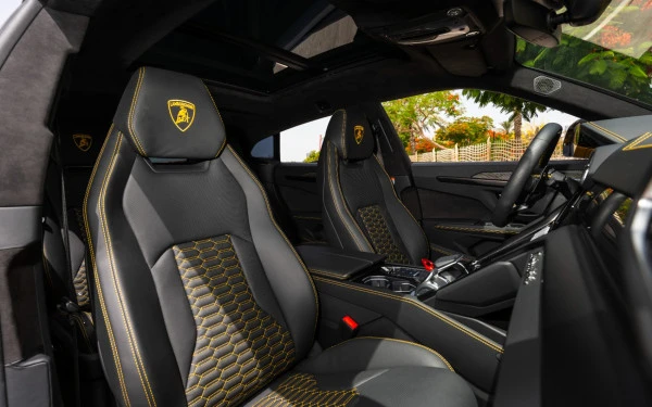  Giallo Lamborghini Urus Photo 17