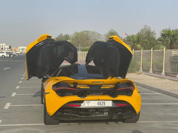  Yellow McLaren 720 S Photo 3