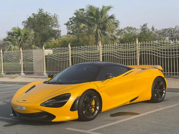  Yellow McLaren 720 S Photo 5