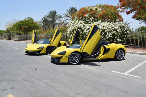  Yellow McLaren 570S Spider Photo 2